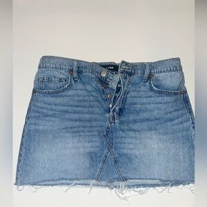 Mini denim skirt with frayed hem #miniskirt